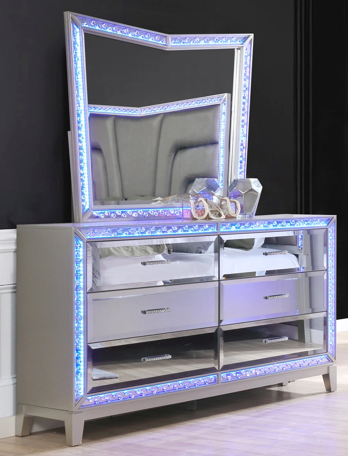 Bedroom Furniture Set Luxury 5 Pc Queen Bed Silver Nightstand Dresser Chest Cabinet Cupboard Forcer with Led