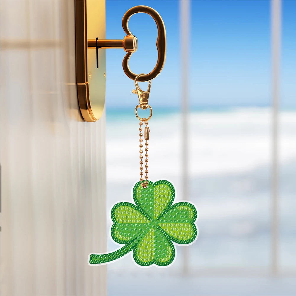 8 Pcs Full Drill Keyring Round Double Sided Diamond Art Keyring Shamrock St. Patricks Day for Birthday Crafting Home Party Decor